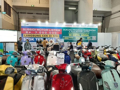 電動バイクの展示ブース