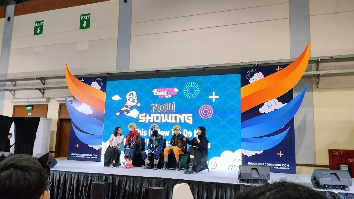 コスプレについて話すパネリストステージ