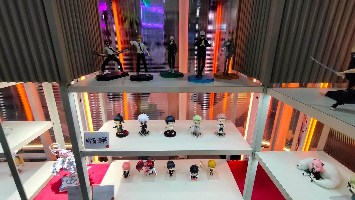 日本のフィギュアを専門とする輸入業者Kyou Hobby Shop(キョウ・ホビーショップ)のブース